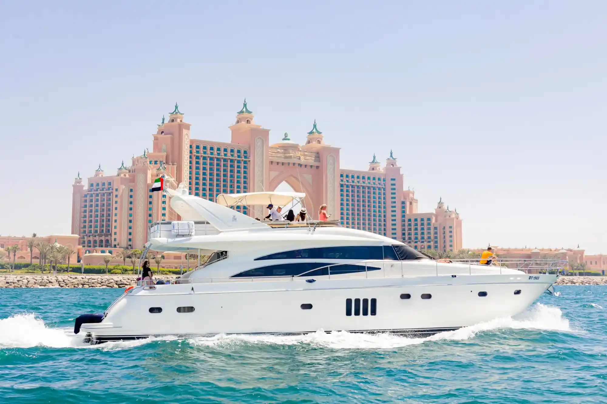 Tips for Choosing the Right Luxury Boat Tour