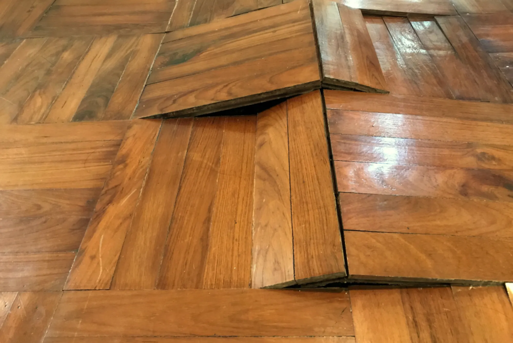 Can loft flooring cause floor damage?