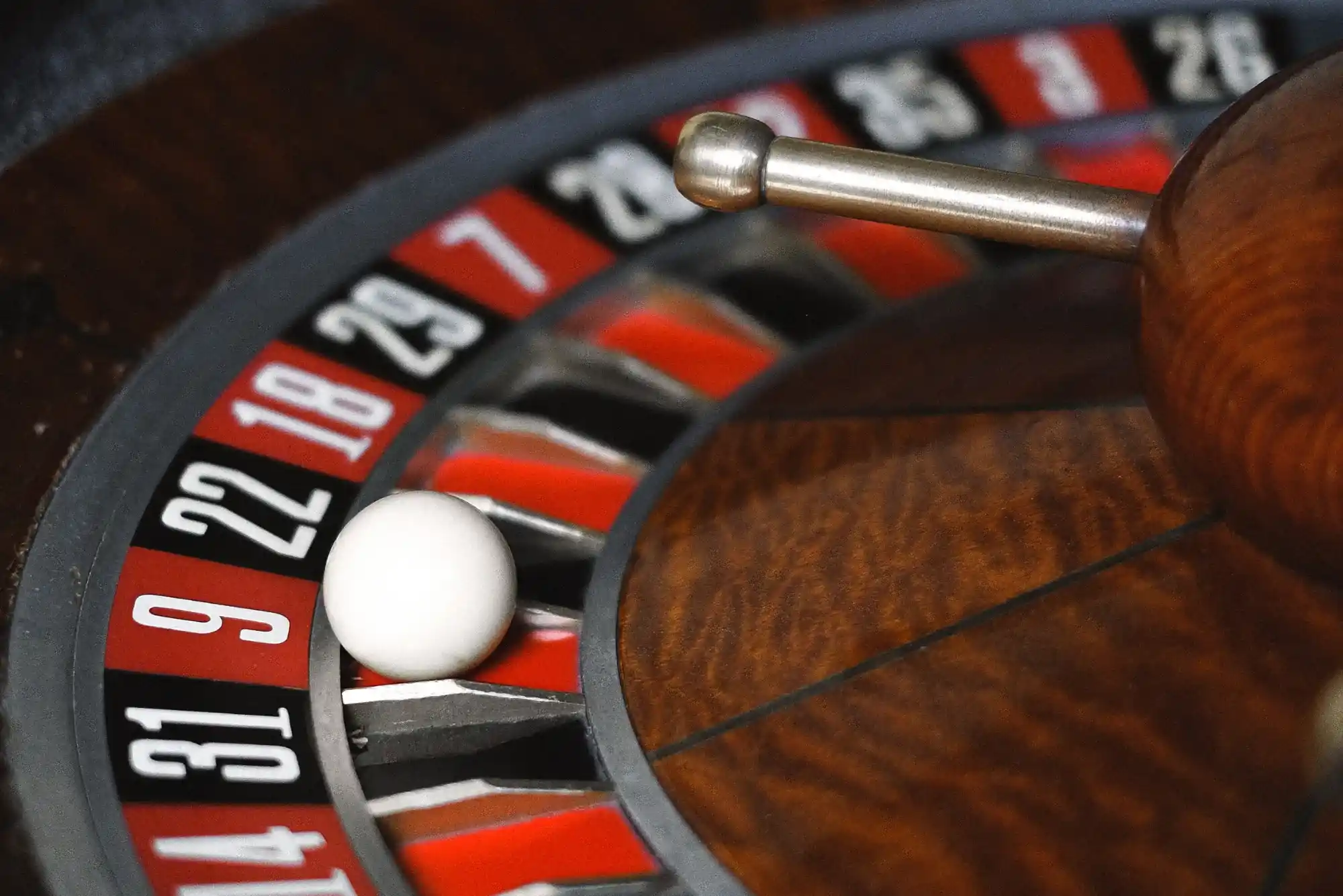 Are There Low Volatility Slots with Big Jackpots