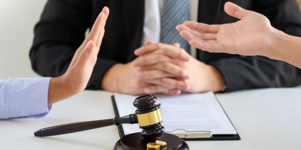 Discover the costs involved in hiring an advocate for a commercial dispute in Dubai, including factors that impact legal fees and how to budget effectively.